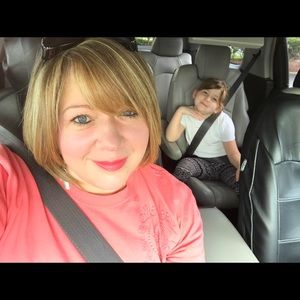 Meet your Posher, Doraly